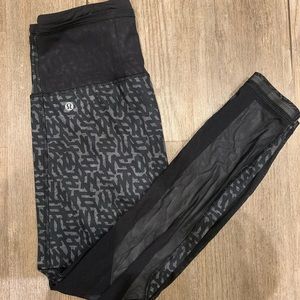 Lululemon, 25 inch inseam, size 6, legging